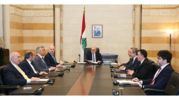 card-img